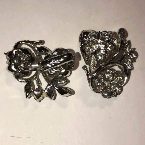 VTG Coro Rhinestone Flower Floral Clip On Earrings 1” - Picture 3 of 6